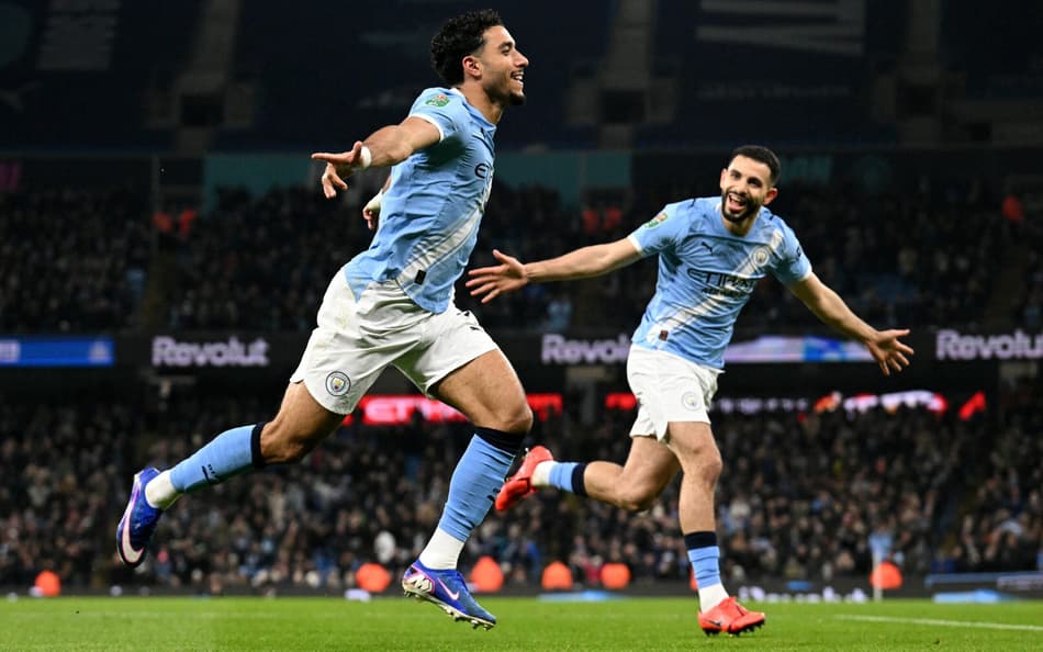 Pela Copa da Liga Inglesa, o Manchester City venceu o Newcastle por 3 a 1 (Foto: Oli SCARFF / AFP)