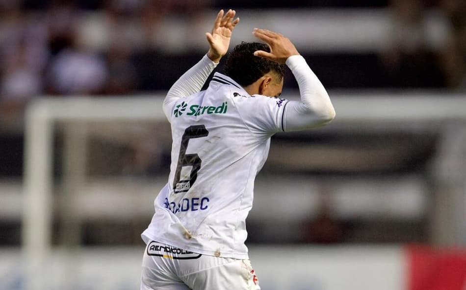 Moraes celebra primeiro gol pelo Operário-PR e comenta vantagem no mata-mata