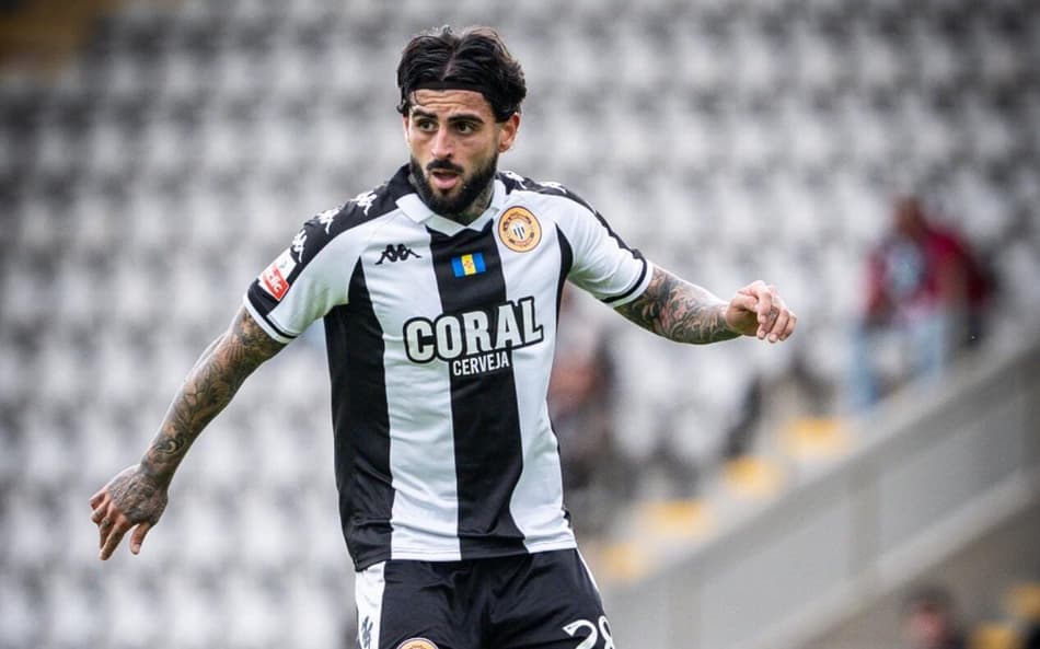 Destaque estatístico do Nacional, Liziero projeta duelo contra o líder Porto