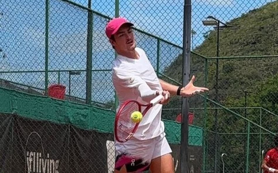 João Fonseca durante treino aberto à imprensa no Itanhangá Golf Club (Foto: Gustavo Loio / Lance!)