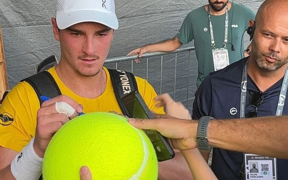 Torcida, trunfo para João Fonseca dar a volta por cima no Rio Open; vídeo