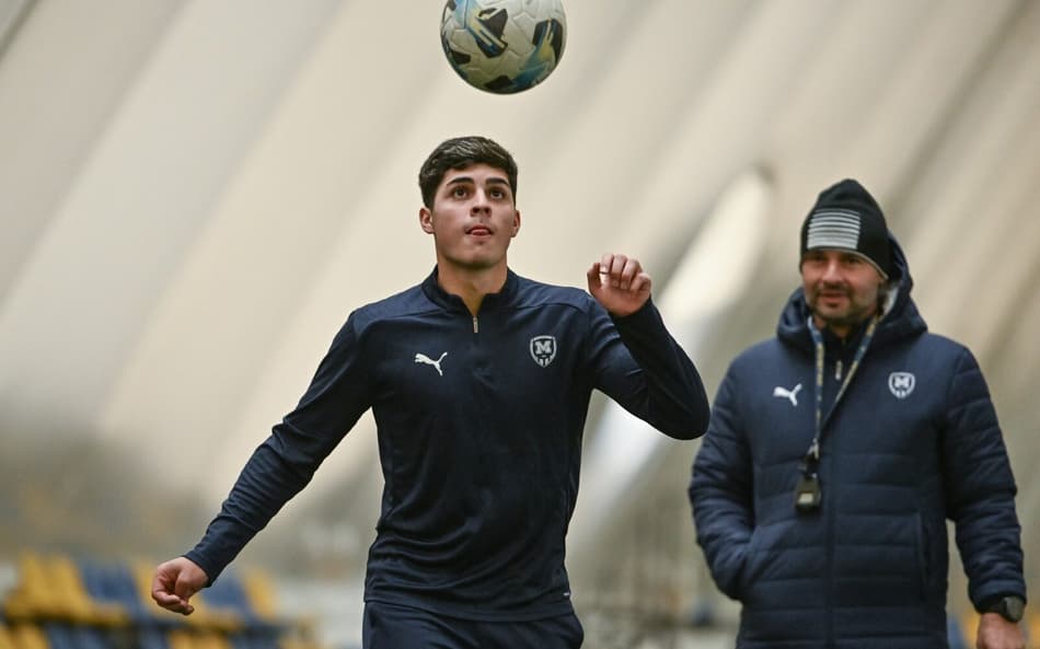 Ex-Cruzeiro, Cauan Baptistella projeta estreia pelo Metalist, da Ucrânia