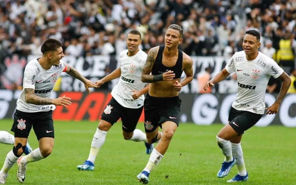 Volante deixou o Corinthians (Foto: Rodrigo Gazzanel)