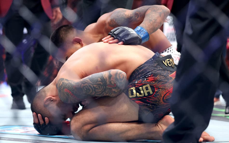 Pantoja acabou derrotado em acidente (Foto: Ian Maule/Getty Images/AFP)