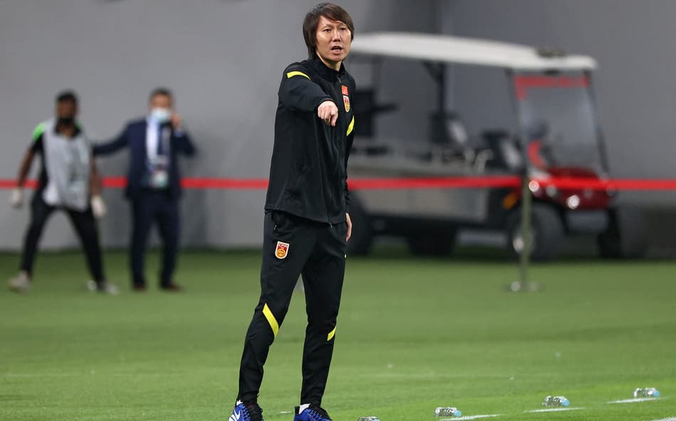 Li Tie foi um dos punidos pela Federação de Futebol da China (Foto: KARIM JAAFAR / AFP)