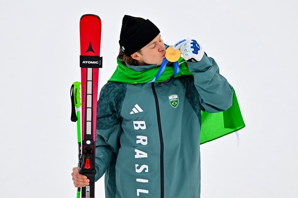Veja as melhores fotos da vitória de Lucas Pinheiro nos Jogos Olímpicos de Inverno 2026!