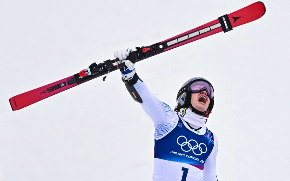 Lucas Pinheiro Braathen reage após a segunda descida do slalom gigante masculino nos Jogos Olímpicos de Inverno 2026. (Foto: Fabrice Coffrini/AFP)