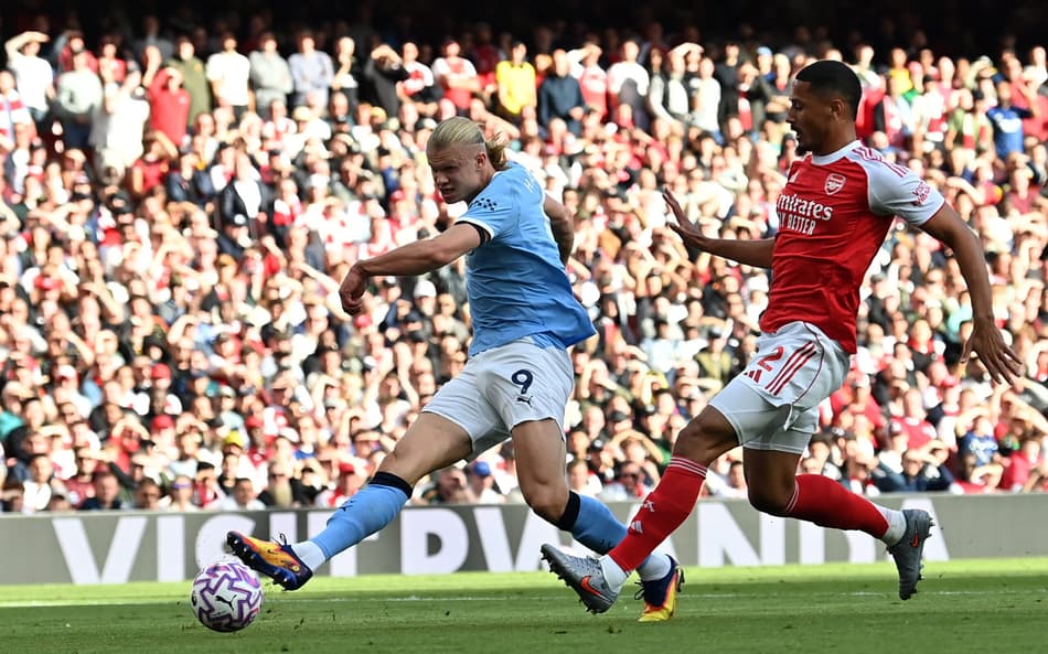Manchester City empatou por 1 a 1 com o Arsenal, pela Premier League (Foto: Glyn KIRK / AFP)