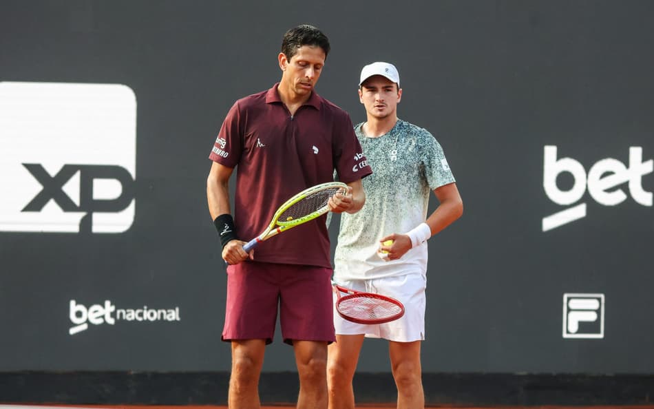 Marcelo Melo e João Fonseca no Rio Open (Foto: Fotojump)