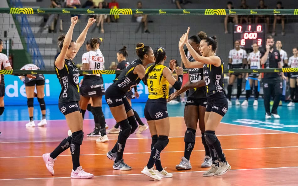 Praia Clube garantiu a classificação para a semifinal da Copa Brasil