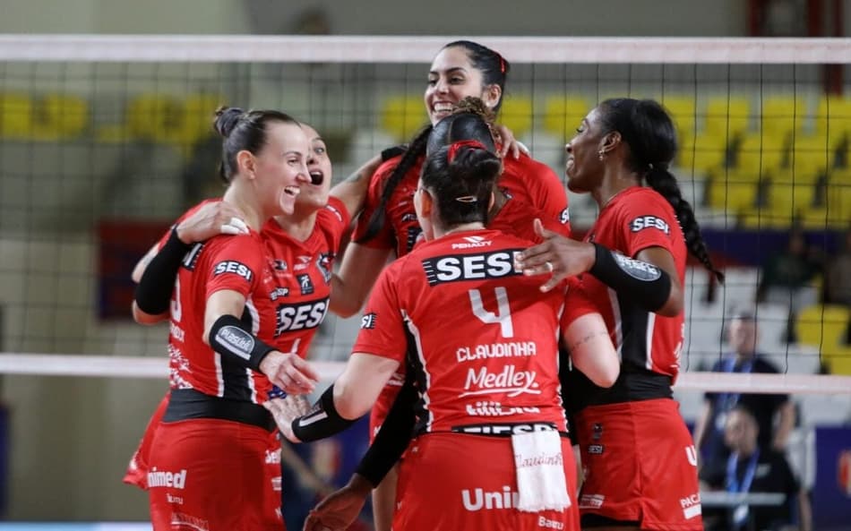 Sesi Bauru está nas semifinais do Sul-Americano de vôlei (Foto: Betto Dolorier/ FPV)