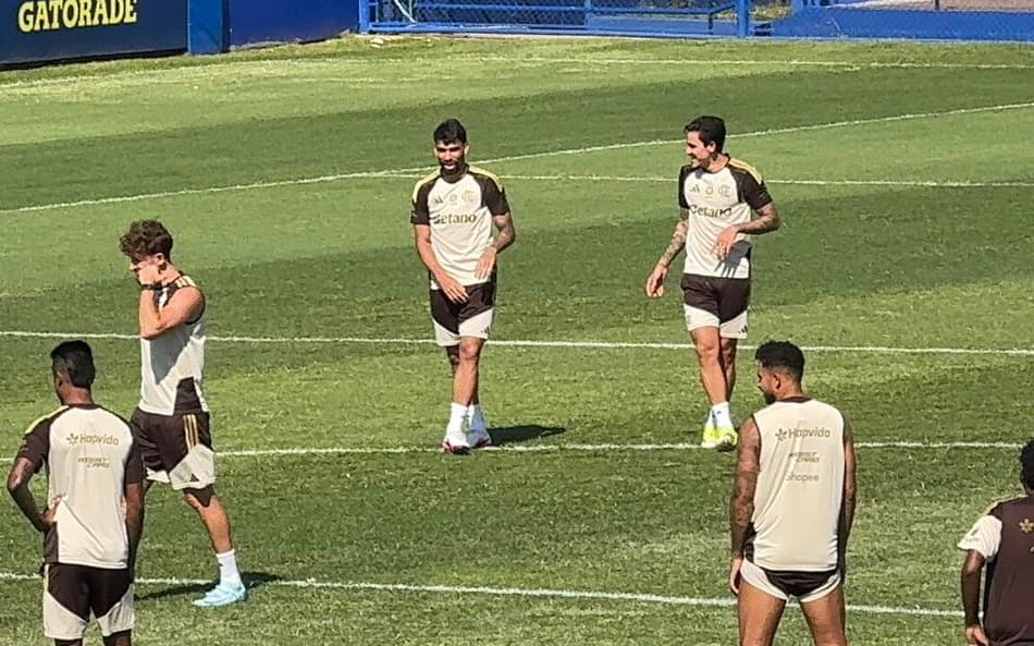 Paquetá e Pedro no último treino do Flamengo antes da Recopa (Foto: Lucas Bayer/Lance!)