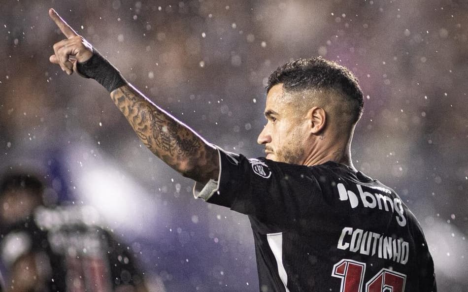 Coutinho fez um dos gols do Vasco sobre o Botafogo (Foto: Matheus Lima/Vasco)