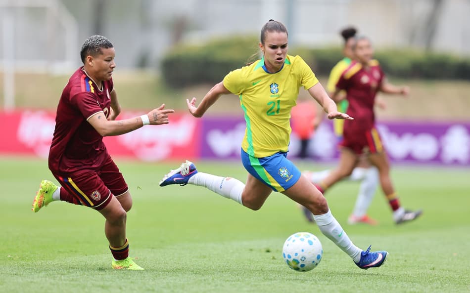 Ana Vitória em ação durante o amistoso da Seleção Feminina com a Venezuela, em Toluca Créditos: Lívia Villas Boas/Staff Images/CBF