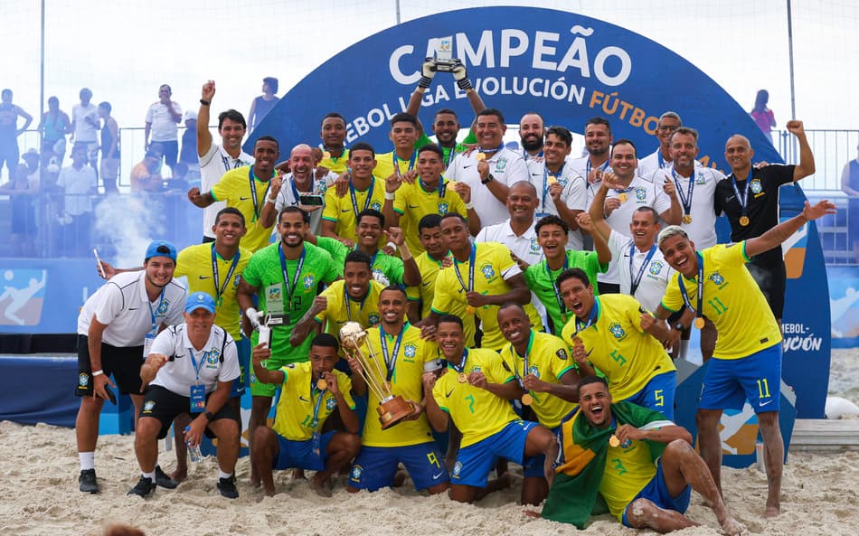 Craque do Flamengo brilha, e Brasil conquista o penta no beach soccer