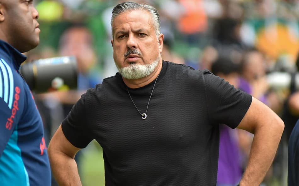 'Temos que estar prontos para sair', diz Boto sobre chance de demissão no Flamengo