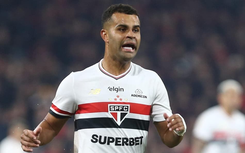 Alisson, alvo do Fluminense, em ação pelo São Paulo (Foto: Geraldo Bubniak/Gazeta Press)