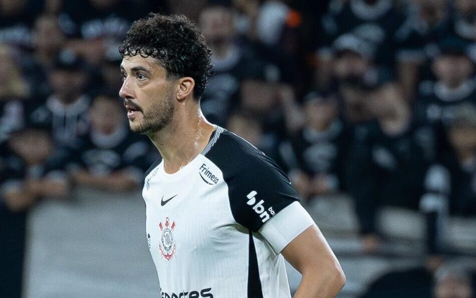 Gustavo Henrique vê erros do juiz em Corinthians x Flamengo: 'Se enrolou muito'