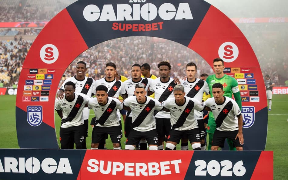 Jogadores do Vasco perfilados antes da semifinal (Foto: DELMIRO DOS SANTOS JUNIOR/MOCHILA PRESS)