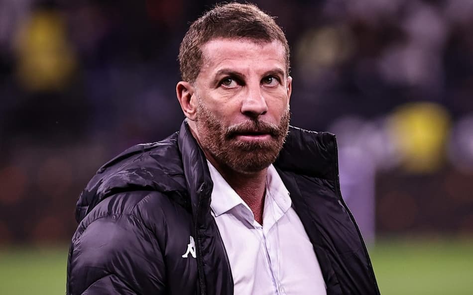 Pedrinho foi criticado após queda do Vasco no Carioca (Foto: Fabio Giannelli/Agif/Gazeta Press)