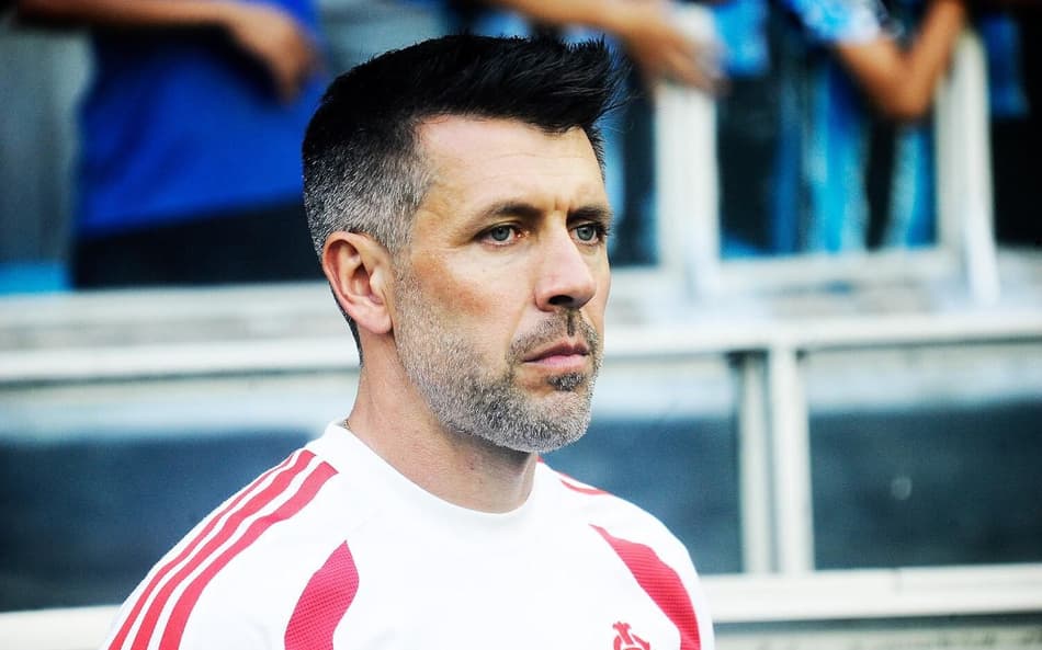 Torcida do Internacional manda recado a Pezollano após derrota para o Grêmio