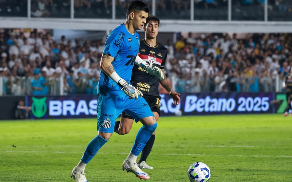 Gabriel Brazão está próximo de completar 100 jogos com a camisa do Peixe. (Foto: LEO BARRILARI/Gazeta Press)