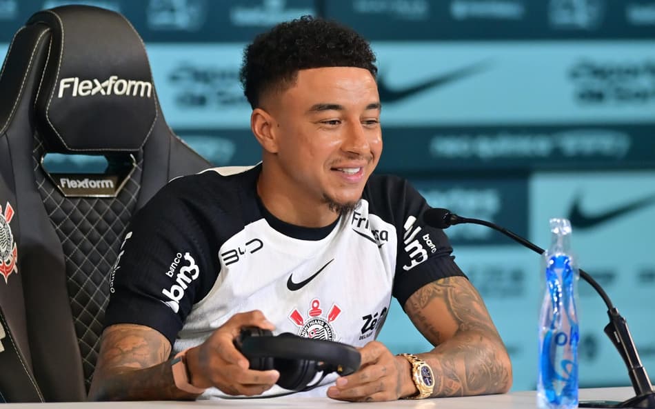 Jesse Lingard foi apresentado oficialmente no Corinthians (Foto: Eduardo Carmim/Photo Premium/Gazeta Press)
