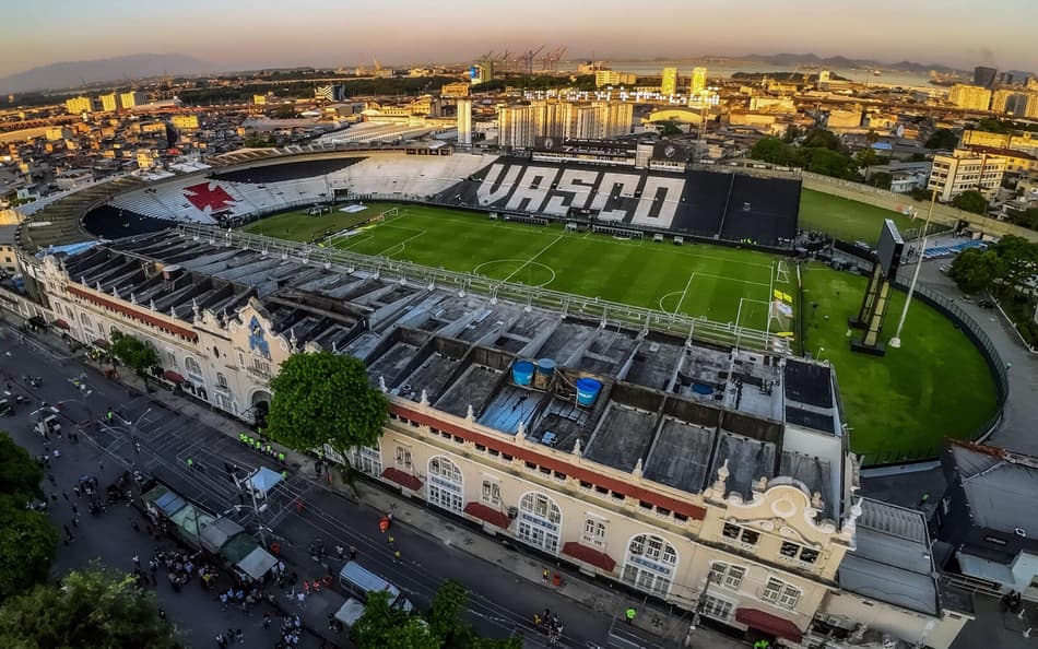 Jornalista critica fala de auxiliar do Palmeiras sobre São Januário: ‘Preconceito’