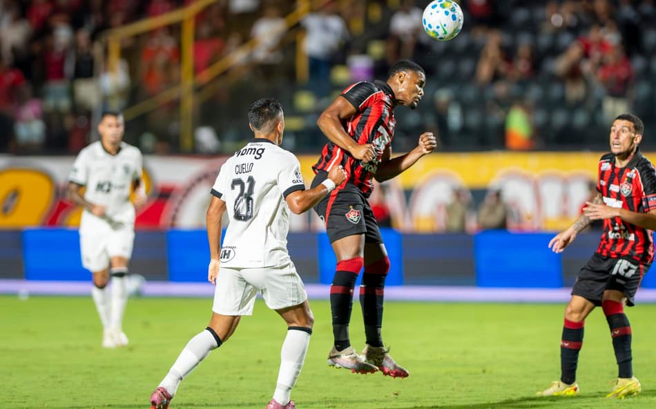 Vitória e Atlético-MG se enfrentam pelo Brasileirão (Foto: Fillipe Alves/Agência F8/Gazeta Press)