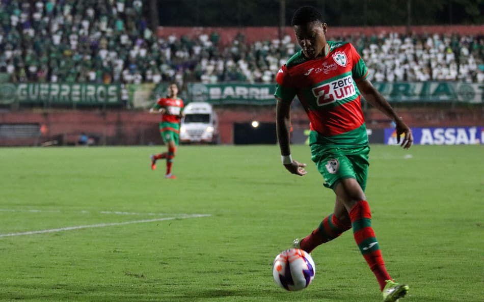 Caio Roque, da Portuguesa-SP, entrou na mira do Botafogo (Foto: Theo Daolio/Mochila Press/Gazeta Press)