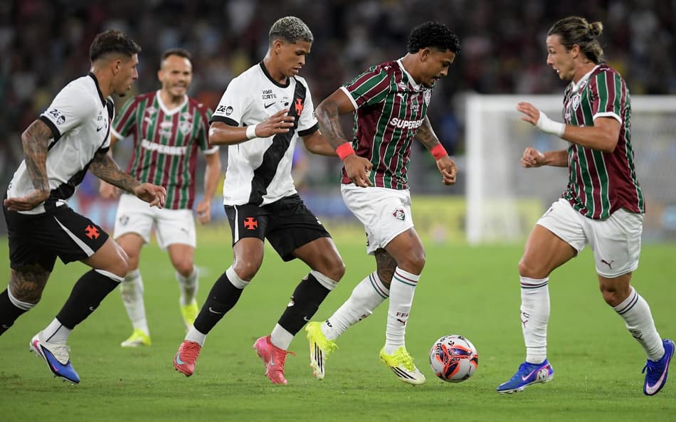Vidente aponta resultado de Vasco x Fluminense pelo Brasileirão