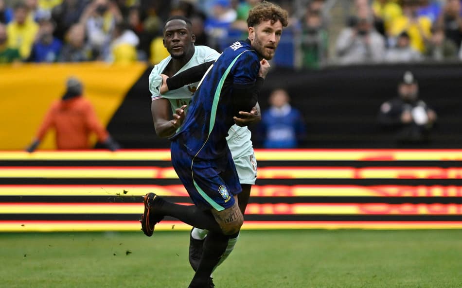 Léo Pereira durante partida entre Brasil x França (Foto: ANDRE DURA/Gazeta Press)