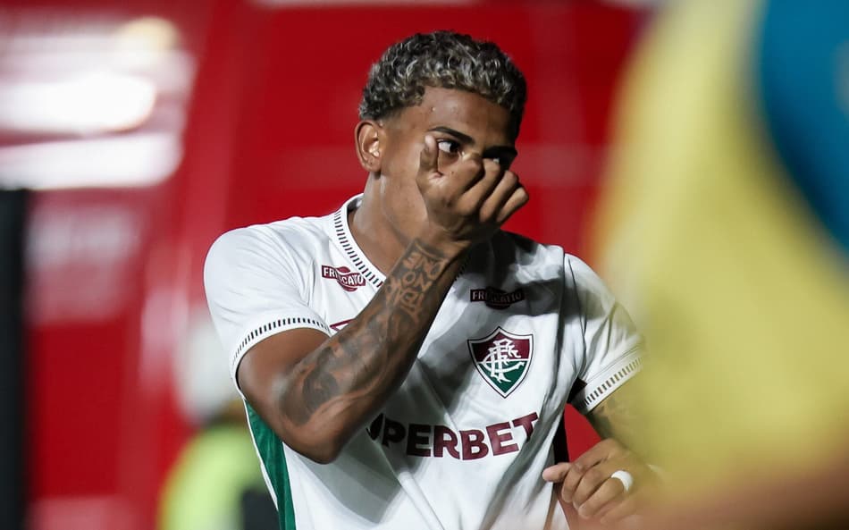 John Kennedy comemora gol pelo Fluminense (FOTO: MARCELO GONÇALVES / FLUMINENSE F.C.)