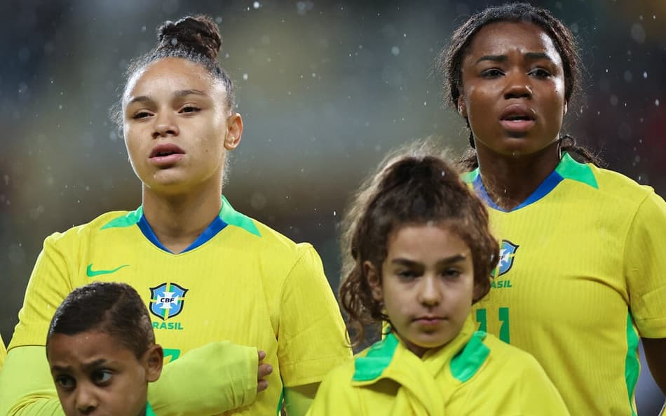 Dudinha e Ludmila, da Seleção Brasileira, durante amistoso contra Portugal em 2025. (Foto: Lívia Villas Boas / CBF)