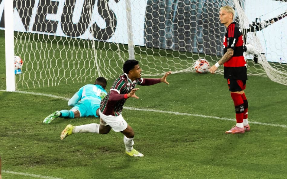 John Kennedy comemora gol do Fluminense contra o Flamengo (Foto: Marina Garcia/ Fluminense FC)