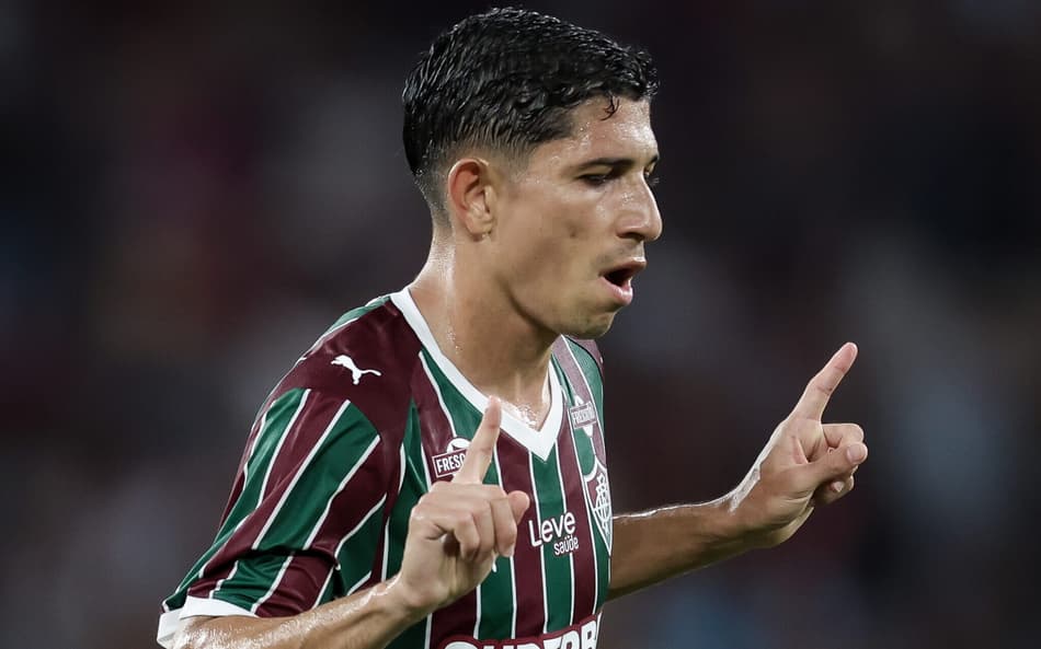 Savarino comemora gol pelo Fluminense (Foto: Marcelo Gonçalves/ Fluminense FC)