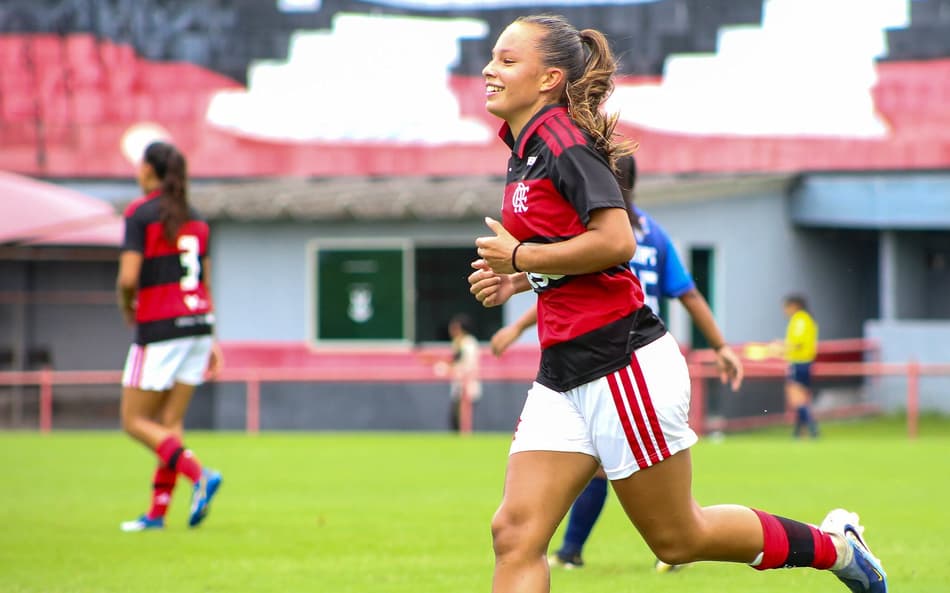 Letícia Pinho, de 15 anos, é atleta do Flamengo. (Foto: Julliana Nascimento / CRF)