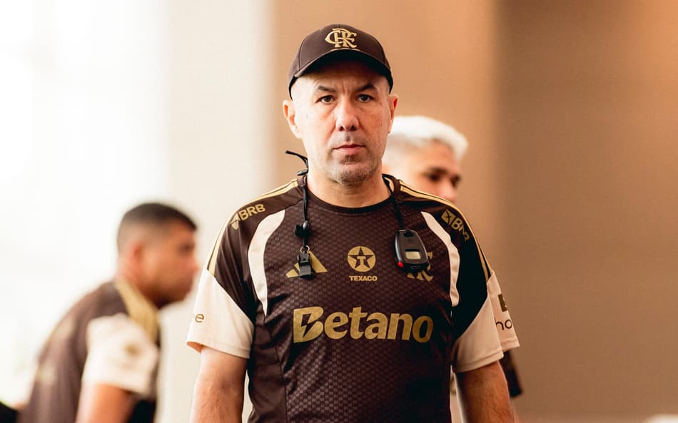 Escalação de Leo Jardim em Fluminense x Flamengo divide opiniões: 'Nem sei'