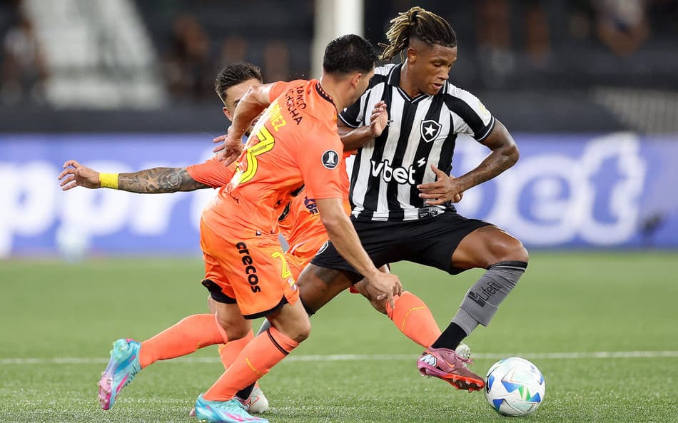 Danilo em ação pelo Botafogo contra o Barcelona-EQU (Foto: Vítor Silva/Botafogo)