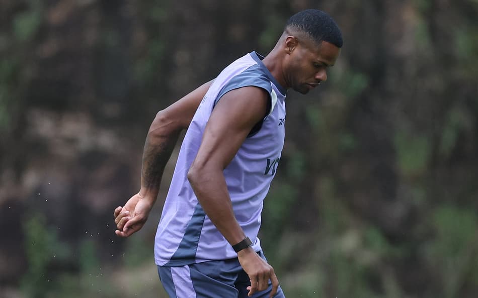 Júnior Santos em treino no CT Lonier (Foto: Vítor Silva/Botafogo)