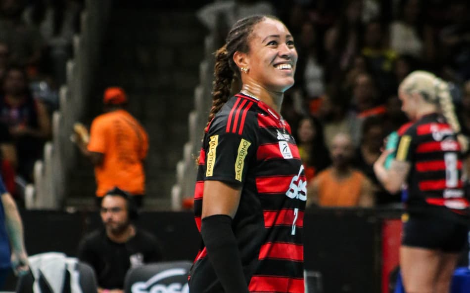 Simone Lee analisa reação do Sesc Flamengo na Superliga: 'Aprendemos com nossos erros'