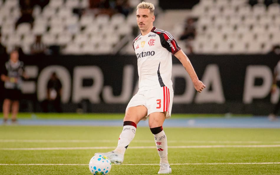 Léo Ortiz em Botafogo x Flamengo (Foto: Adriano Fontes/Flamengo)