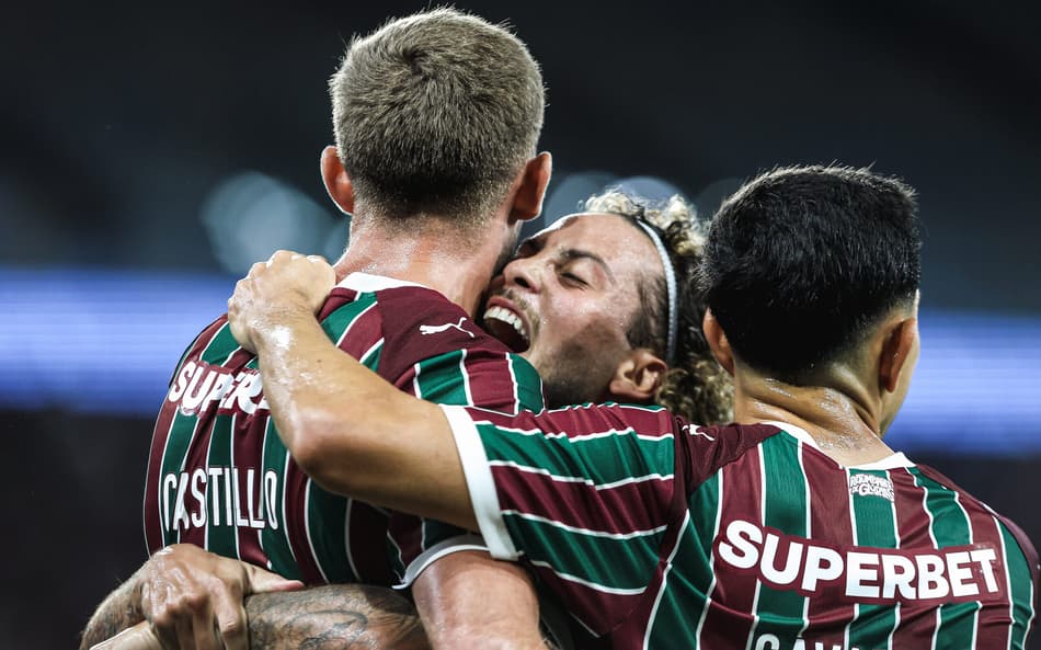 Jogadores do Fluminense comemoram gol contra o Atlético-MG (Foto: Lucas Merçon/ Fluminense FC)