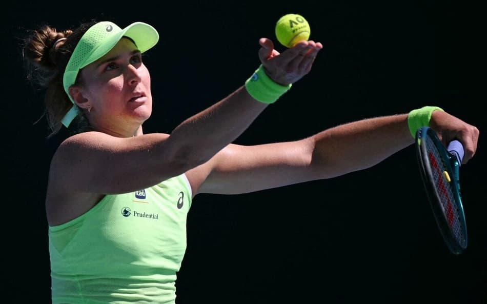 O saque é uma das armas de Bia Haddad