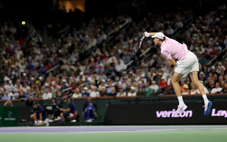 Primeiro saque foi decisivo para Sinner derrotar João Fonseca; veja números