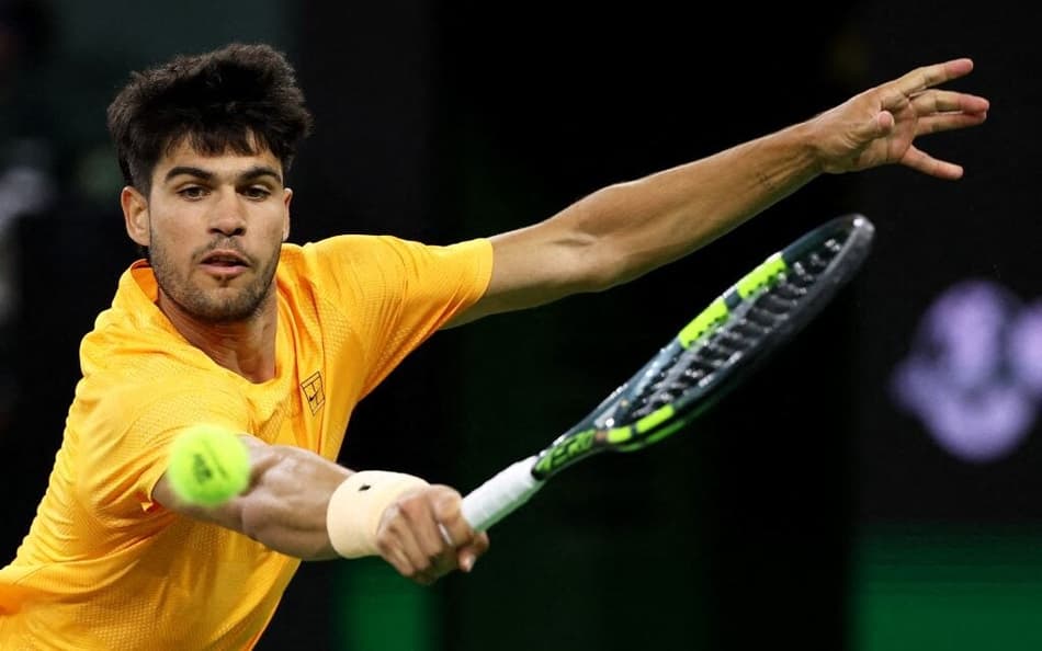 Carlos Alcaraz na vitória sobre Cameron Norrie em Indian Wells (Foto: Clive Brunskill/AFP)