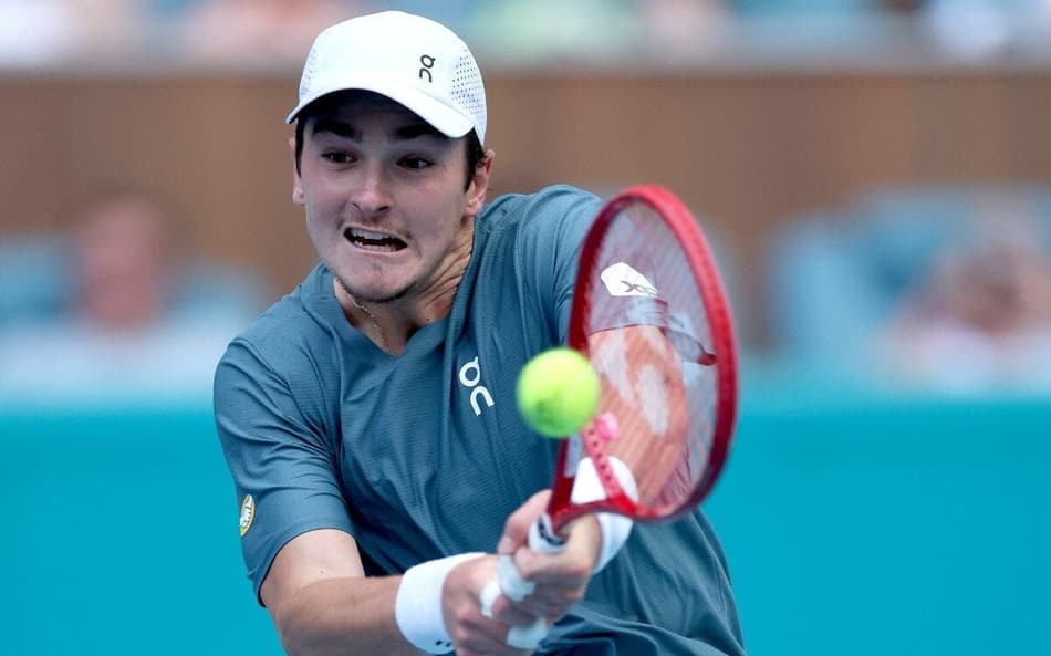 João Fonseca na vitória sobre o húngaro Fabian Marozsan em Miami