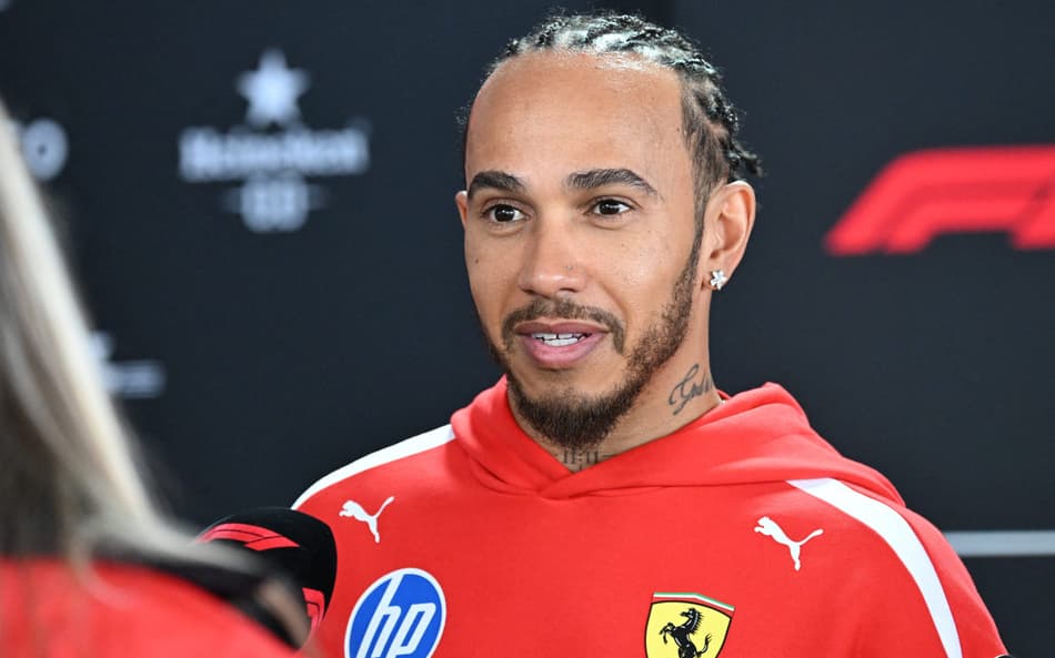 Lewis Hamilton durante coletiva de imprensa no GP do Japão (Foto: Toshifumi Kitamura/ AFP)