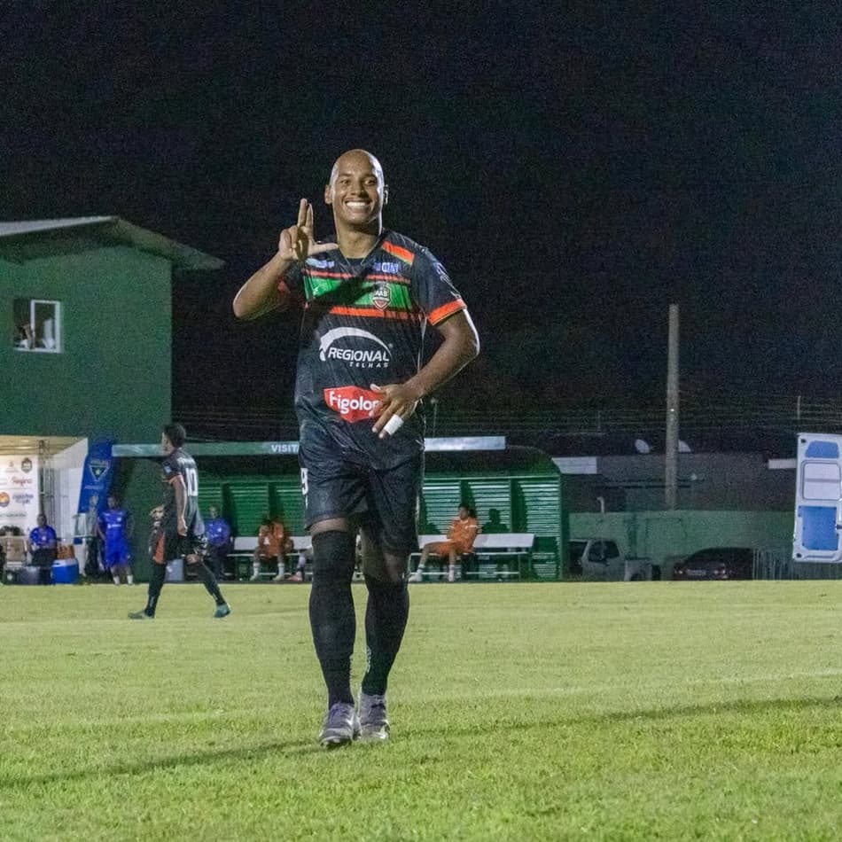 Alex Choco, atacante do Bataguassu, é o artilheiro do Sul-Mato-Grossense (Foto: reprodução)