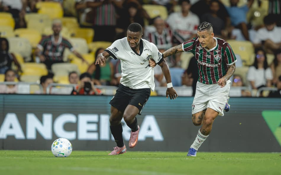 Alan Minda contra o Fluminense (Foto: Pedro Souza / Atlético)